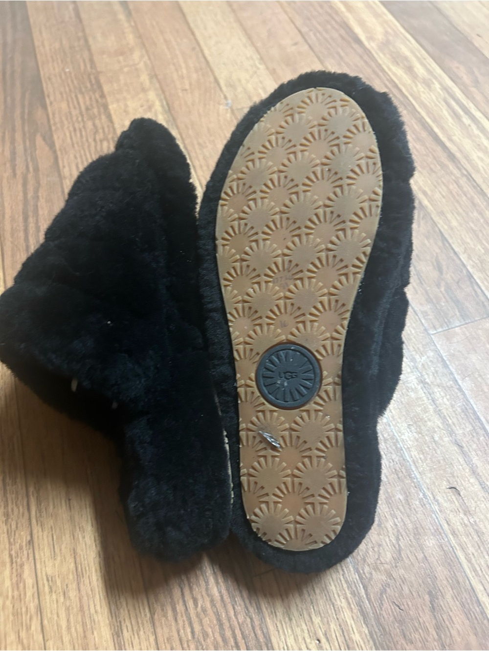 UGG Fuzzy Slippers - Picture 4 of 4
